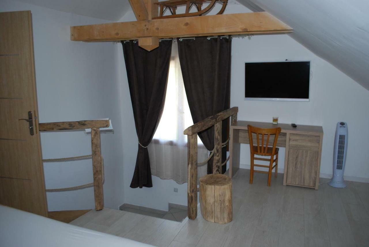 ベレー La Ferme De Coron Bed & Breakfast エクステリア 写真